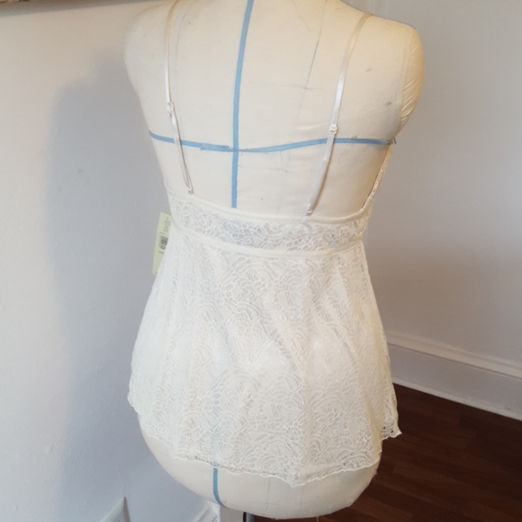 Lace Cream Tank - Picture 4 of 5